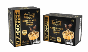 KING-COFFEE-Iced-Black-instant-coffee-Box-160g-10-sachets-x-16g-EE.png Cà Phê Hòa Tan Iced Black KING COFFEE - Hộp 160g (10 gói x 16g)
